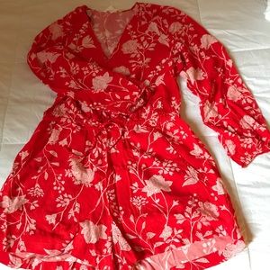 Red/White long sleeved shorts jumper